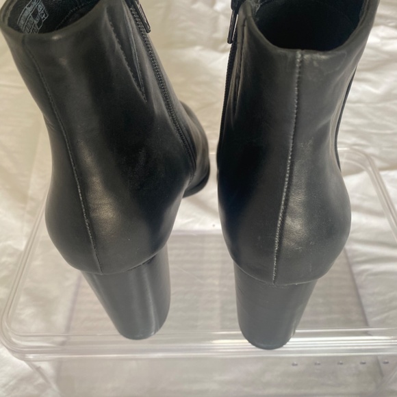 Vionic  Women's Kennedy Ankle Boot Black Size 8.5 - Picture 9 of 9